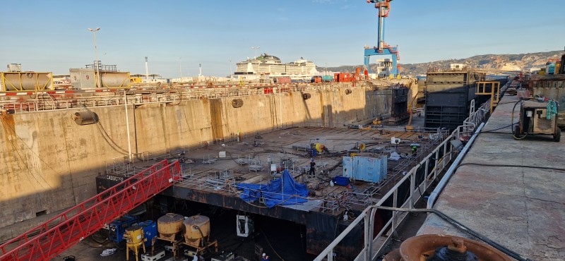 Transports de déchets de sablage chantier naval de Marseille.